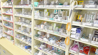 葉山ひかり薬局一号店の薬棚
