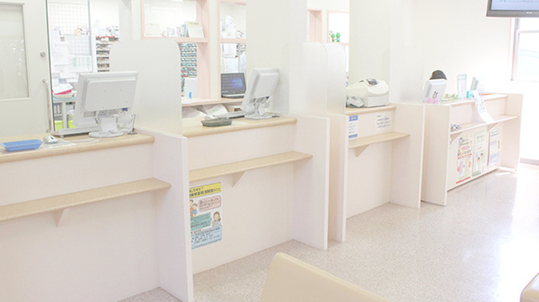 株式会社アサヒファーマシー寒川薬局の受付/カウンター