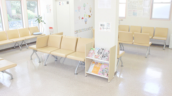 株式会社アサヒファーマシー寒川薬局の待合スペース