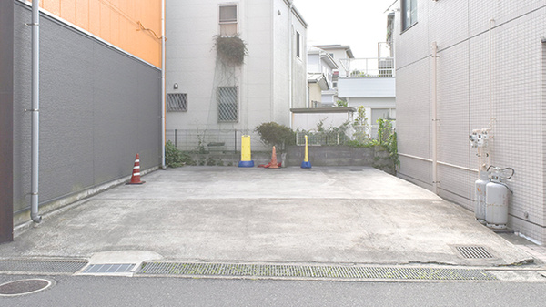 新成薬局　きぬがさ店の駐車場