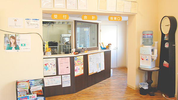 新成薬局　本町店の受付/カウンター