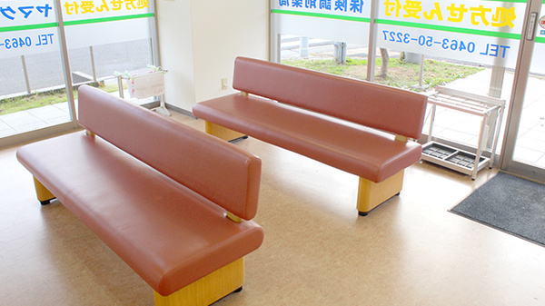 ヤマグチ薬局　平塚真田店の待合スペース