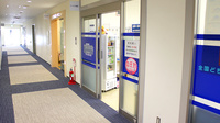 シーエス薬局の入口
