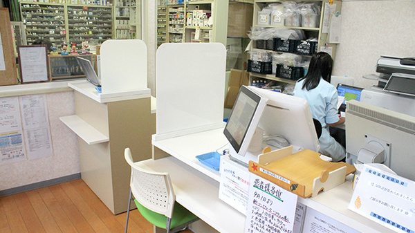 湘南鵠沼薬局の受付/カウンター