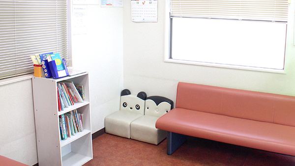 ヤマグチ薬局　長後店の待合スペース