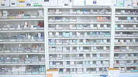 よつば薬局の薬棚