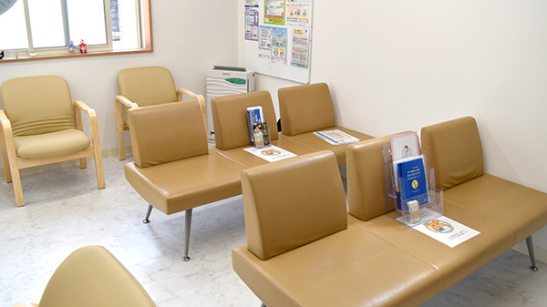 はるかぜ薬局茅ヶ崎東海岸店の待合スペース