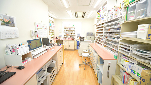 はるかぜ薬局茅ヶ崎旭が丘店の調剤室