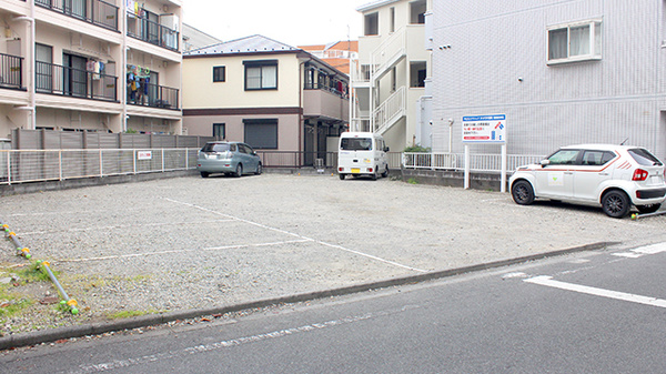 ヤマグチ薬局　東林間店の駐車場
