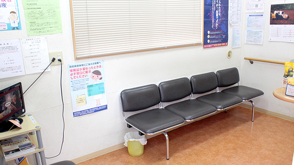 ヤマグチ薬局　下溝店の待合スペース