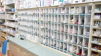 ヤマグチ薬局　城山店の薬棚