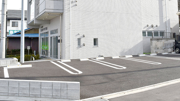 ヤマグチ薬局　津久井中野店の駐車場