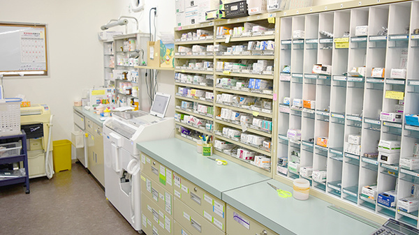 ヤマグチ薬局　氷川店の調剤室