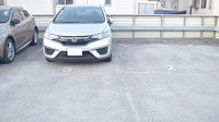 大和鶴間薬局の駐車場