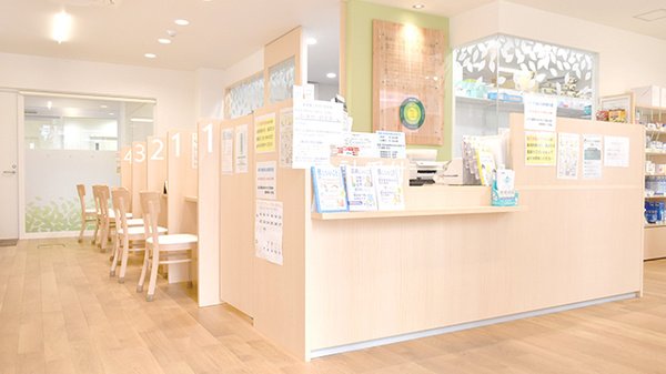薬樹薬局　光が丘の受付/カウンター