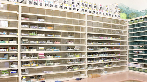 シーエス薬局大和店の薬棚