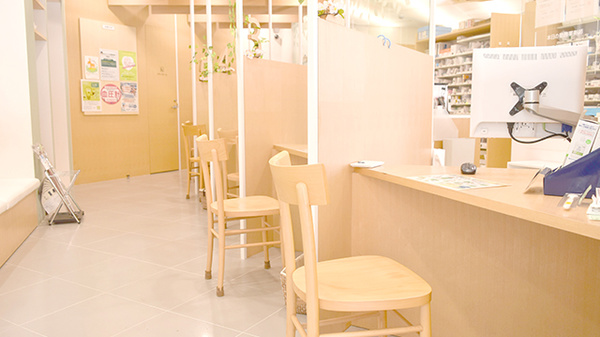 薬樹薬局　鶴ヶ峰2丁目店の受付/カウンター