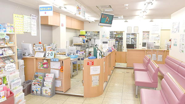 薬樹薬局　鶴ヶ峰駅前店の受付/カウンター