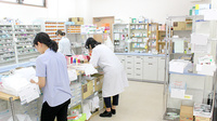徳永薬局鴨居在宅センターの作業風景
