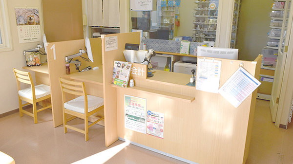 薬樹薬局　霧が丘の受付/カウンター