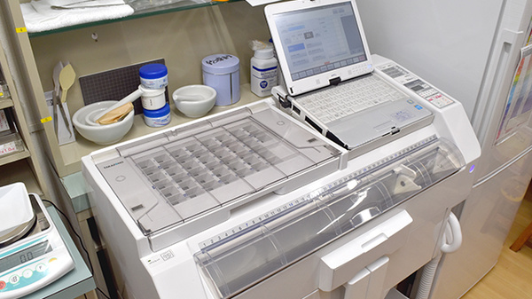 カワセ薬局ふたつ橋店の調剤器具