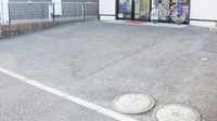 グリム薬局の駐車場