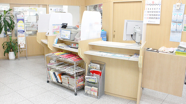 中川駅前薬局の受付/カウンター