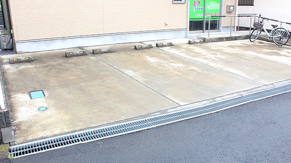 ヤマグチ薬局　相模が丘店の駐車場