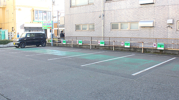 ヤマグチ薬局　海老名中央店の駐車場