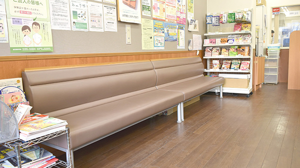 薬樹薬局　川崎2号店の待合スペース