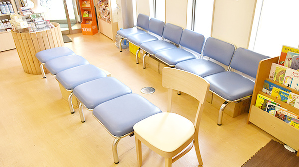 薬樹薬局　元住吉の待合スペース