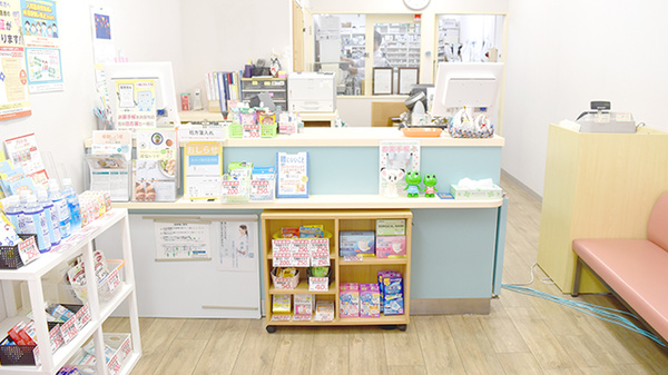 こだなか薬局の受付/カウンター