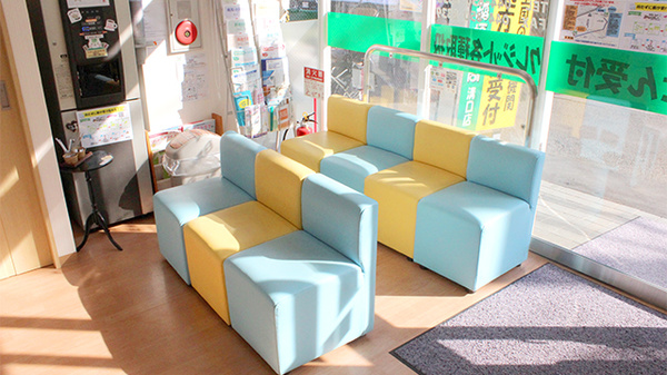 稲垣薬局　溝口店の待合スペース