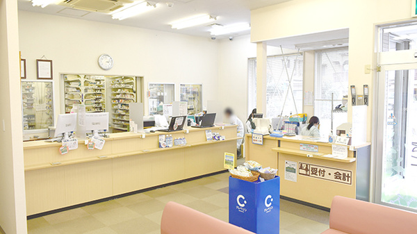 薬樹薬局　梶ヶ谷の受付/カウンター