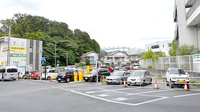 キリン堂薬局 新百合ヶ丘店の駐車場