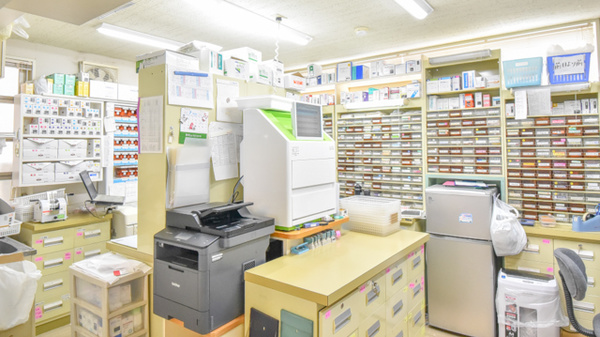浜浦町薬局の調剤室