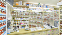浜浦町薬局の薬棚