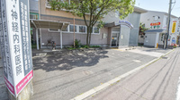 浜浦町薬局の駐車場