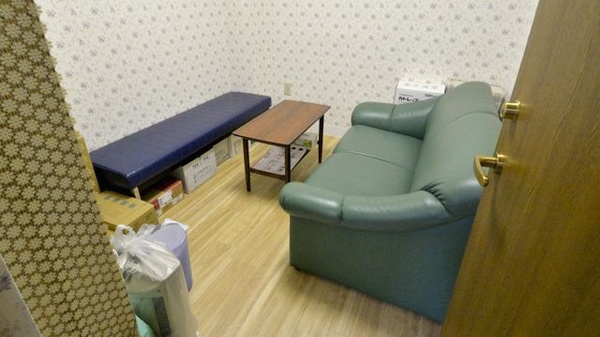 沼垂調剤薬局の感染予防待合スペース
