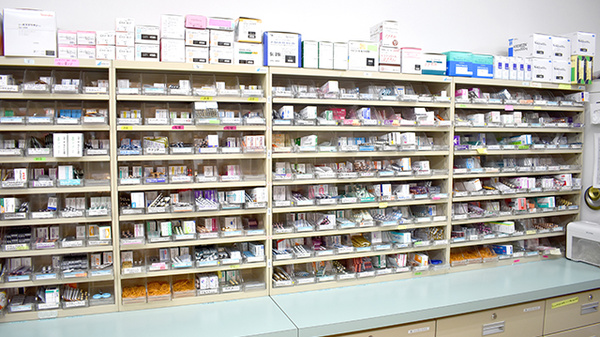 メッツ西堀薬局の薬棚