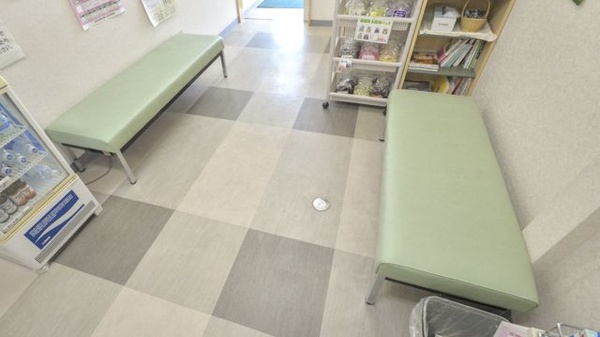 けんこう調剤薬局の待合スペース
