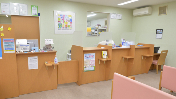 ケンユウ西蒲薬局の受付/カウンター