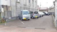 中央調剤薬局中央店の駐車場