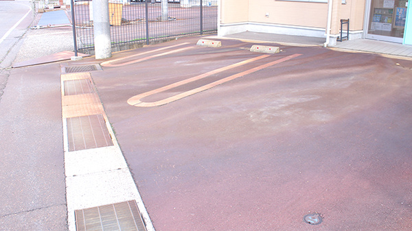 すみれ薬局木田店の駐車場