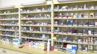 大手薬局三条月岡店の薬棚