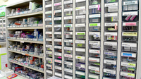 石川薬局中央店の薬棚