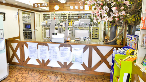 エムケイ薬局　とおかまち店の受付/カウンター