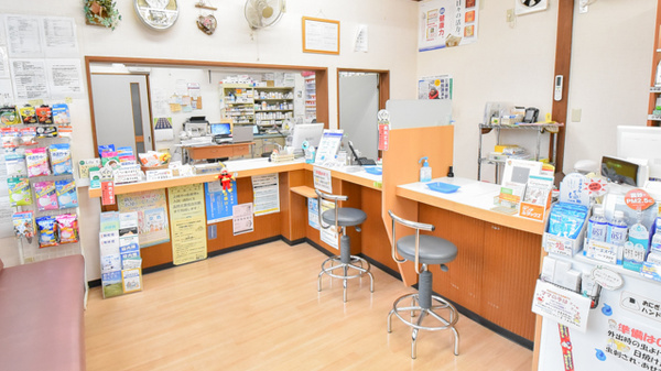 自然堂つるや薬局新井店の受付/カウンター