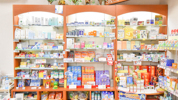 自然堂つるや薬局新井店の雑貨品