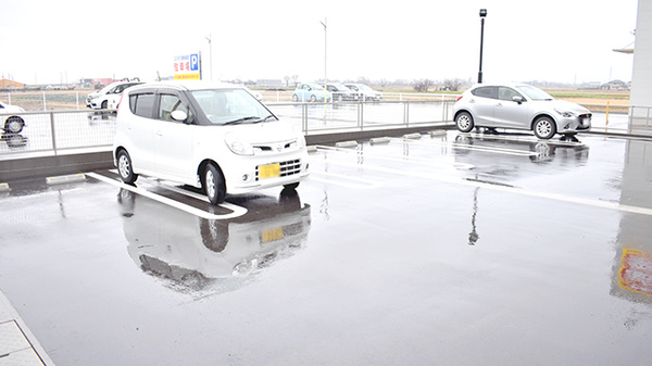 ごせん薬局の駐車場